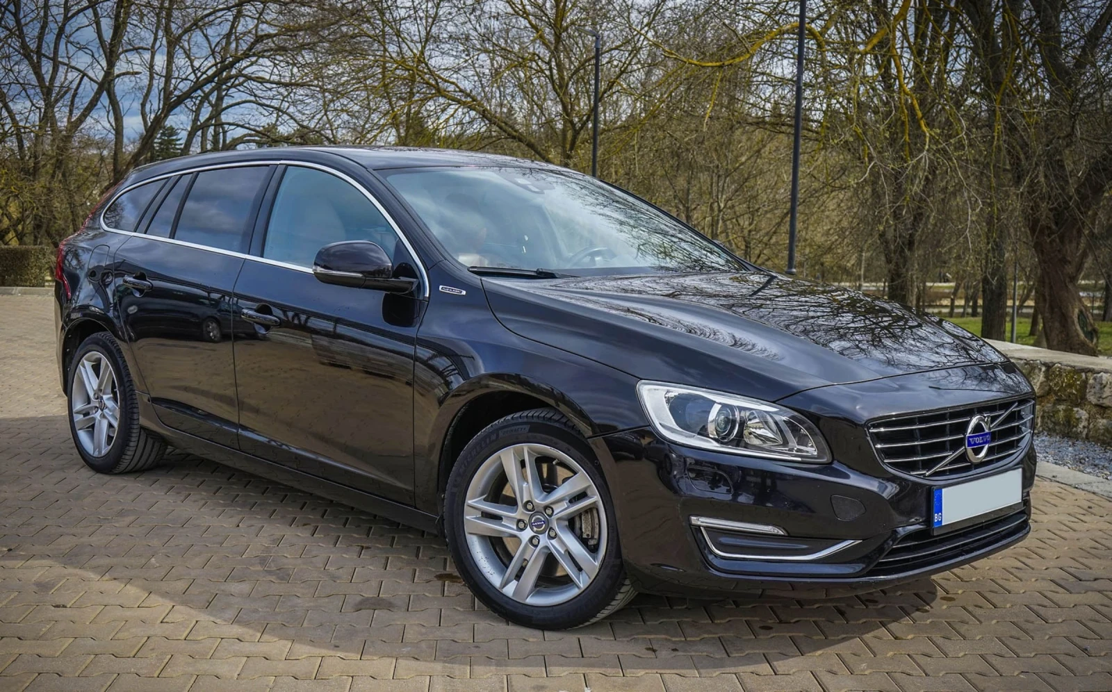Volvo V60 2.4 D6 AWD PLUG-IN