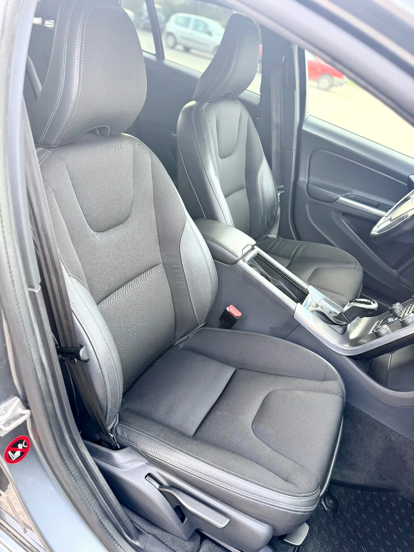 Volvo V60 Cross Country 2.0 D3, снимка 11 - Автомобили и джипове - 53801734