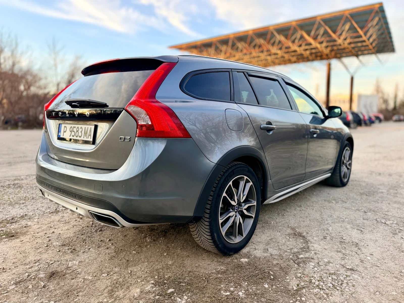 Volvo V60 Cross Country 2.0 D3, снимка 5 - Автомобили и джипове - 53801734