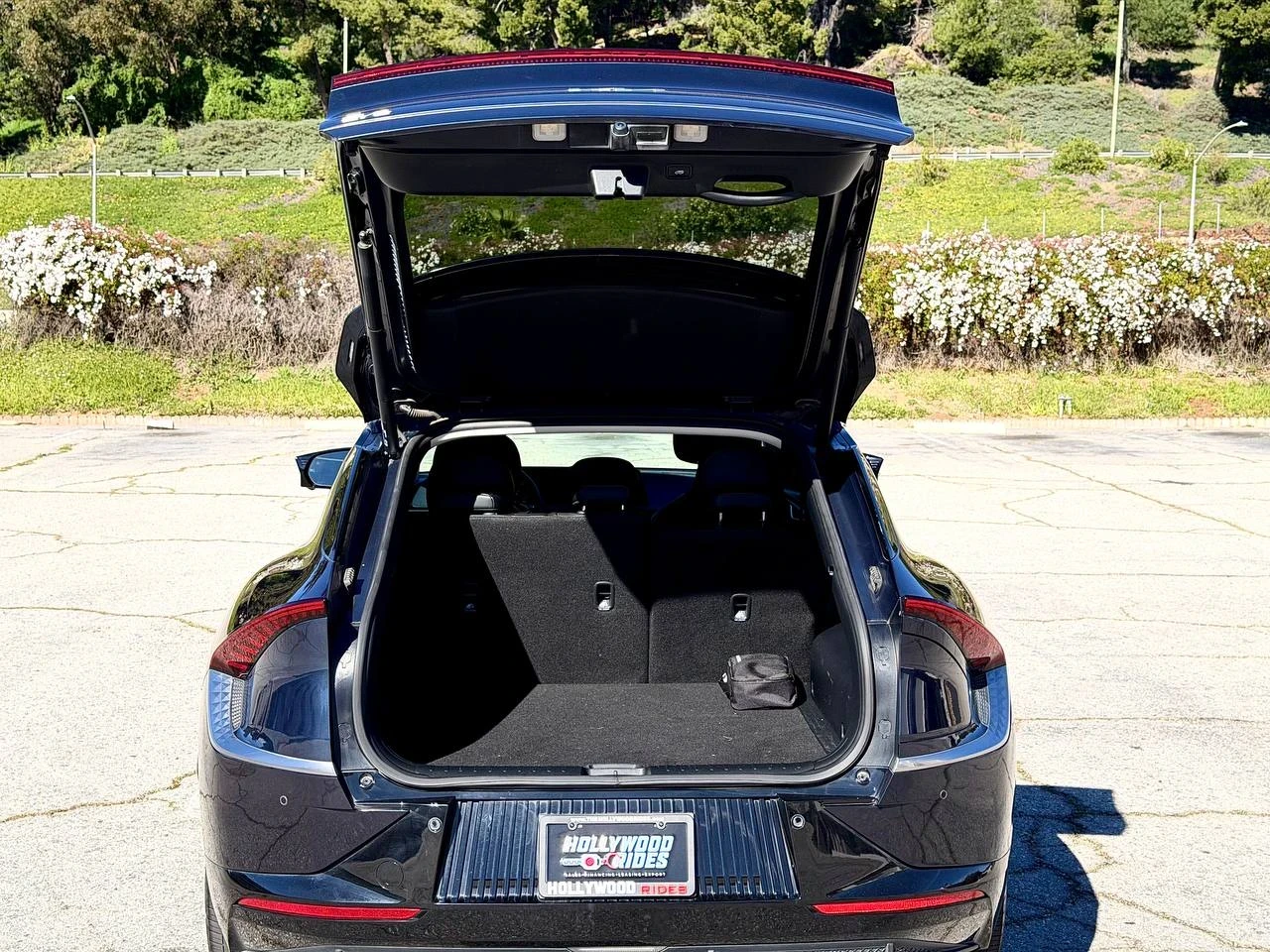 Kia EV6 Wind | ЦЕНА ДО БЪЛГАРИЯ | 360 КАМЕРА | , снимка 6 - Автомобили и джипове - 54071722