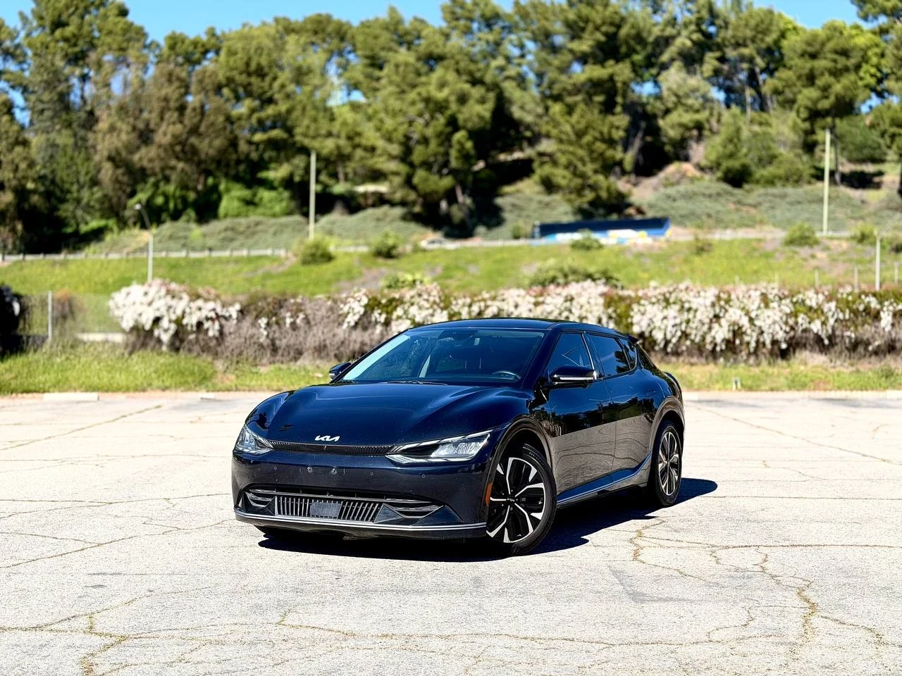 Kia EV6 Wind | ЦЕНА ДО БЪЛГАРИЯ | 360 КАМЕРА | , снимка 3 - Автомобили и джипове - 54071722