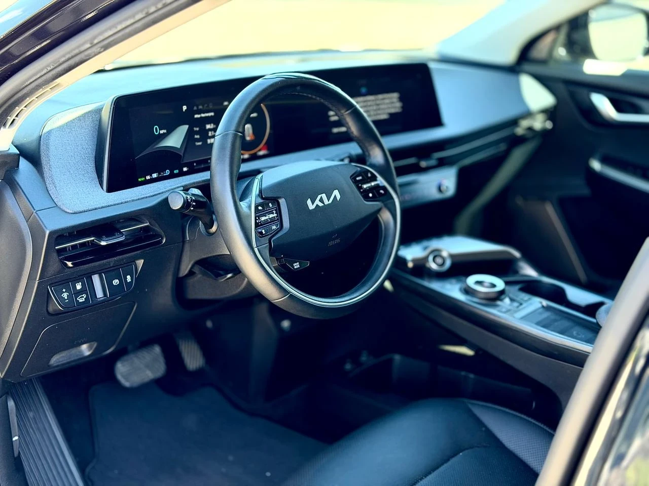 Kia EV6 Wind | ЦЕНА ДО БЪЛГАРИЯ | 360 КАМЕРА | , снимка 12 - Автомобили и джипове - 54071722