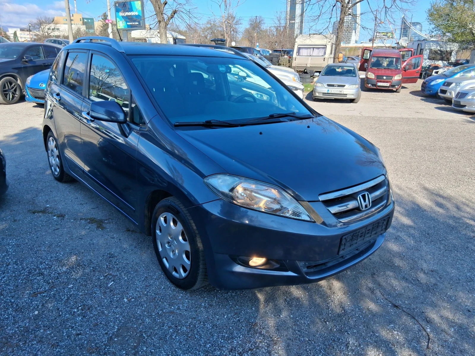 Honda Fr-v 1.8 като нова , снимка 3 - Автомобили и джипове - 54157523