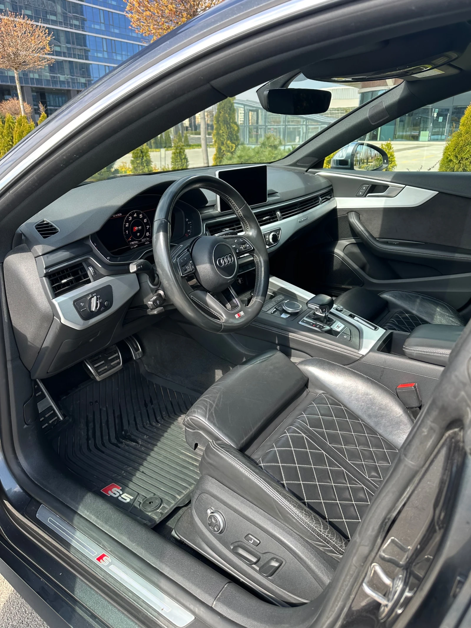 Audi S5 360camera/PANO/Massage/B&0/Ambient/Обслужен , снимка 9 - Автомобили и джипове - 54172395
