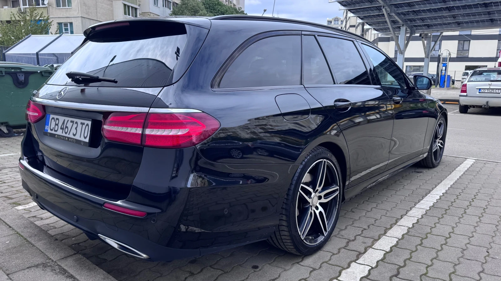 Mercedes-Benz E 350 AMG* 360 CAM* CarPlay* Multibeam* Burmester, снимка 7 - Автомобили и джипове - 54371312