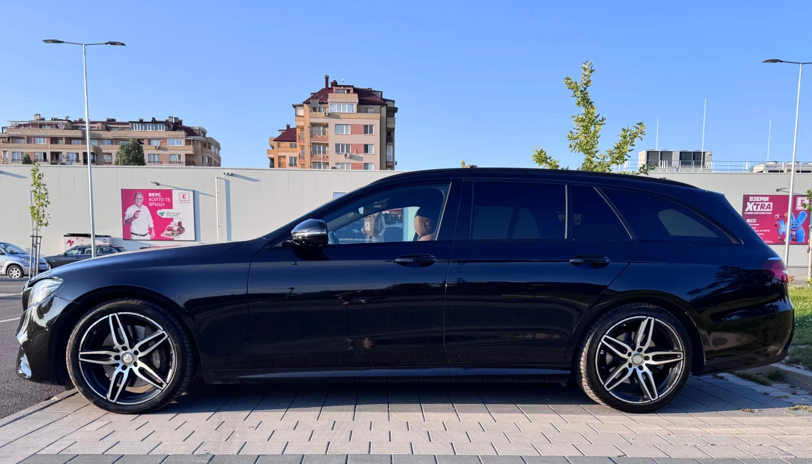 Mercedes-Benz E 350 AMG* 360 CAM* CarPlay* Multibeam* Burmester, снимка 8 - Автомобили и джипове - 55945313