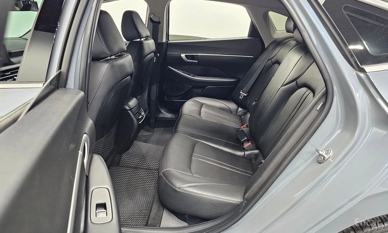 Hyundai Sonata 1.6 Turbo Premium* DISTRONIC* ПОДГРЕВ* КАМЕРА* , снимка 16 - Автомобили и джипове - 54872999