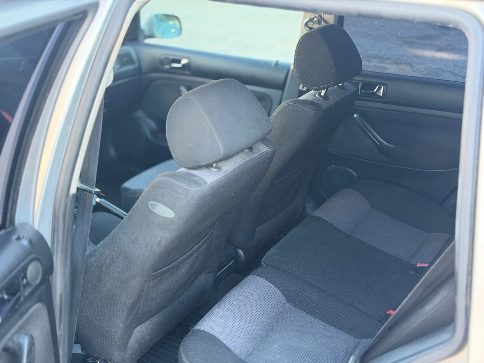 VW Golf 1.9 TDI, снимка 12 - Автомобили и джипове - 54918172