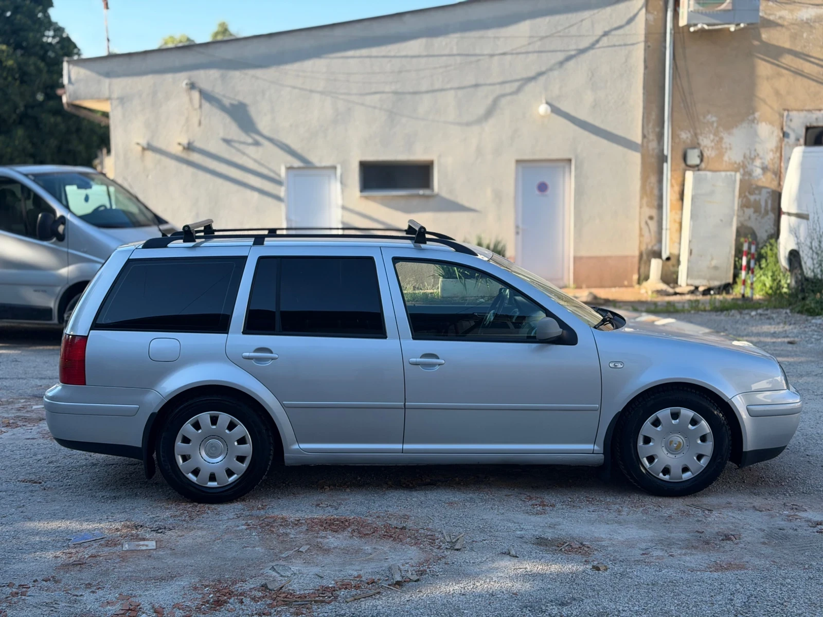 VW Golf 1.9 TDI, снимка 2 - Автомобили и джипове - 54918172