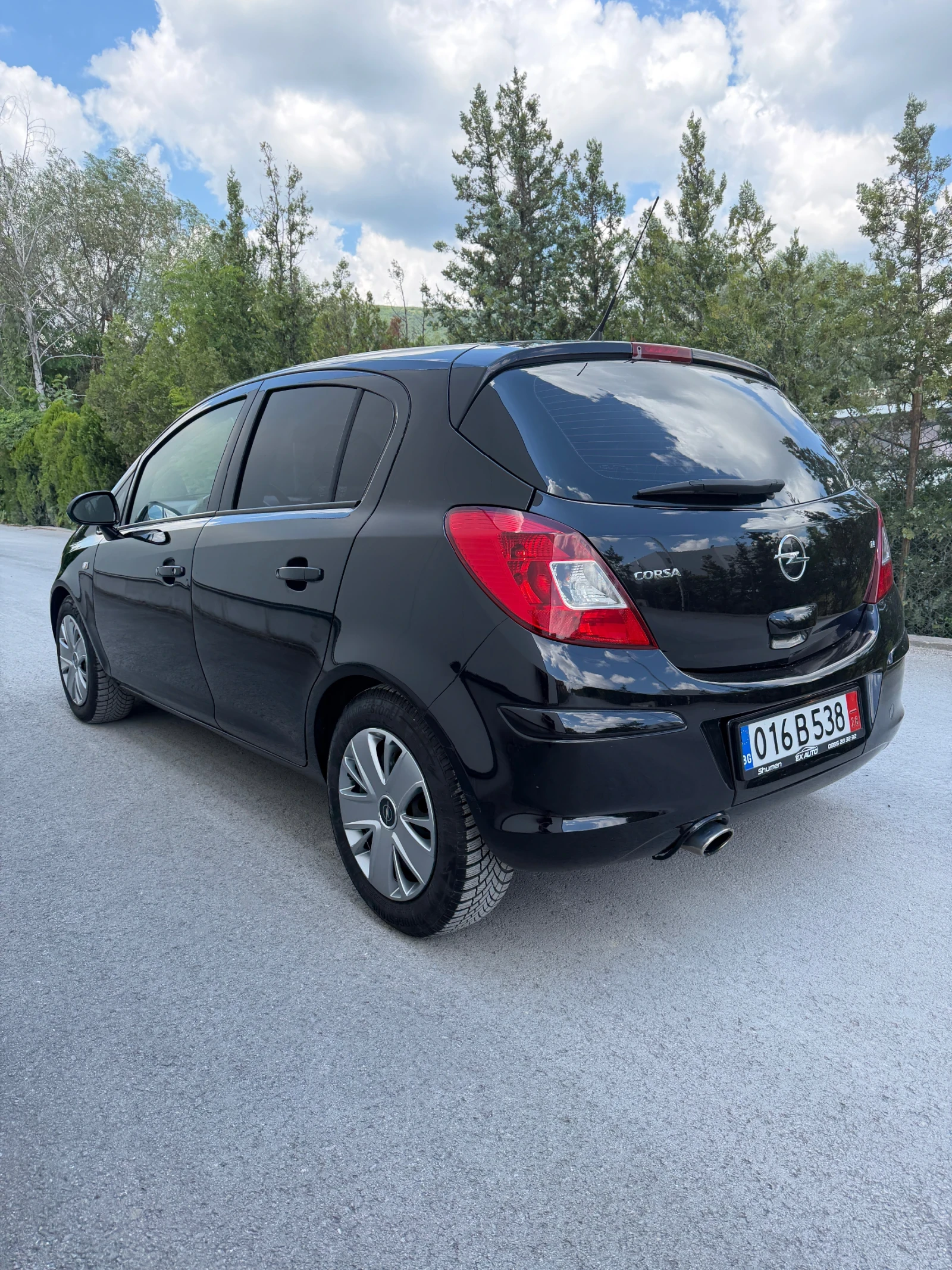 Opel Corsa 1.4i 90к.с. Автоматик* Пълна сервизна история, снимка 3 - Автомобили и джипове - 55049559