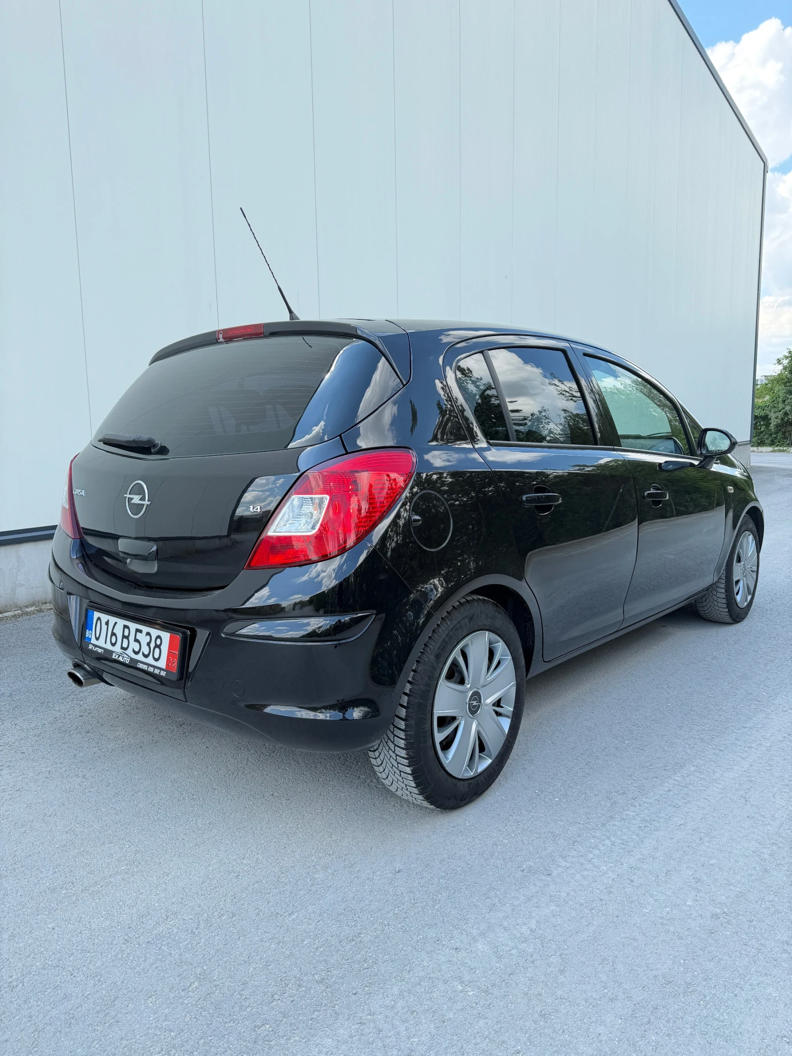 Opel Corsa 1.4i 90к.с. Автоматик* Пълна сервизна история, снимка 4 - Автомобили и джипове - 55049559