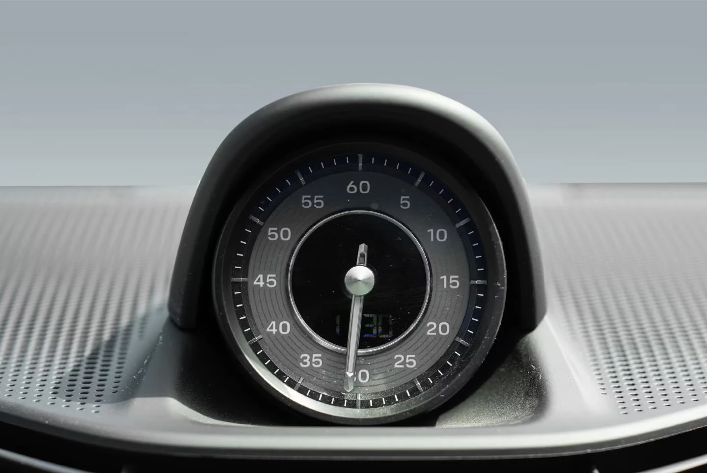 Porsche Taycan 4S/571HP/3SCREEN/360/PANO/CHRONO/BOSE/NIGHT/505z, снимка 13 - Автомобили и джипове - 55103992
