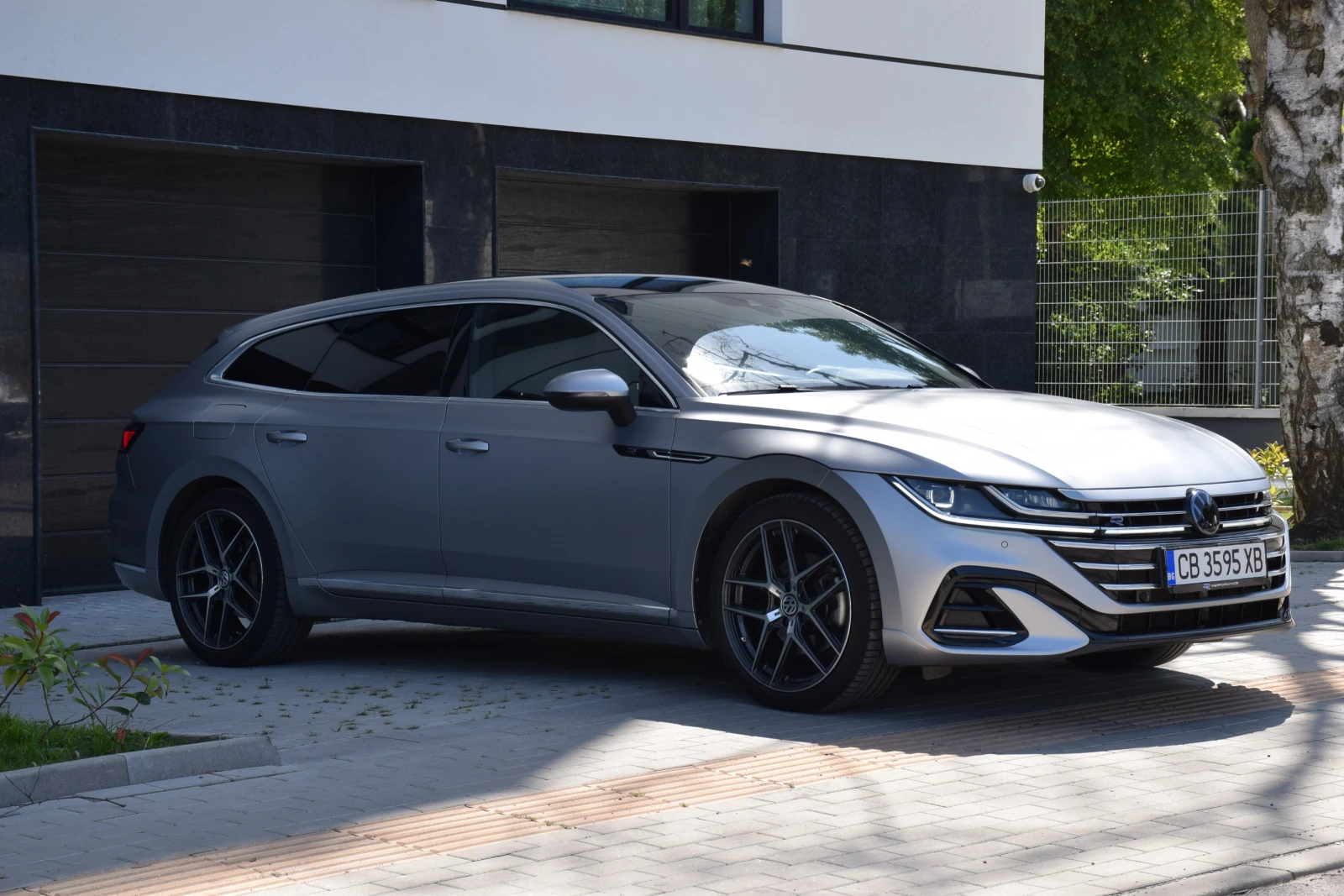 VW Arteon Shooting Brake R-Line 2.0 TSI DSG, снимка 8 - Автомобили и джипове - 55423038