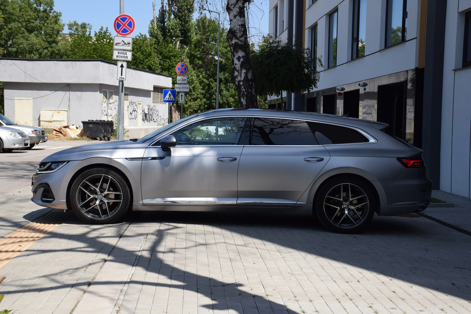 VW Arteon Shooting Brake R-Line 2.0 TSI DSG, снимка 3 - Автомобили и джипове - 55423038