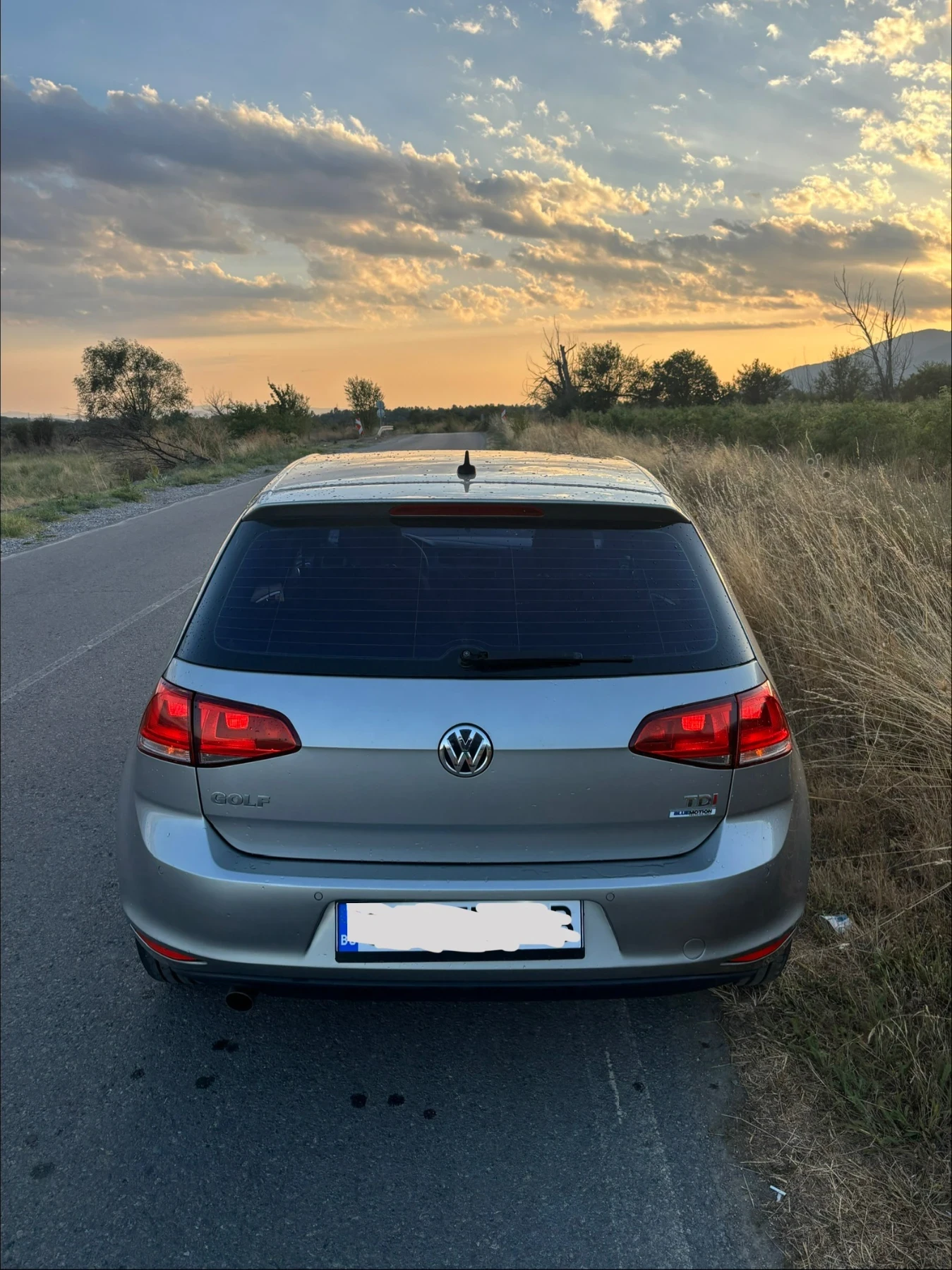VW Golf 1.6 TDI, снимка 5 - Автомобили и джипове - 55850028