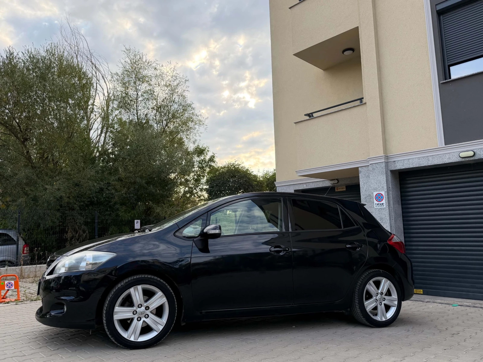 Toyota Auris * FACELIFT* 16V Valvematic (147hp), снимка 3 - Автомобили и джипове - 56160483
