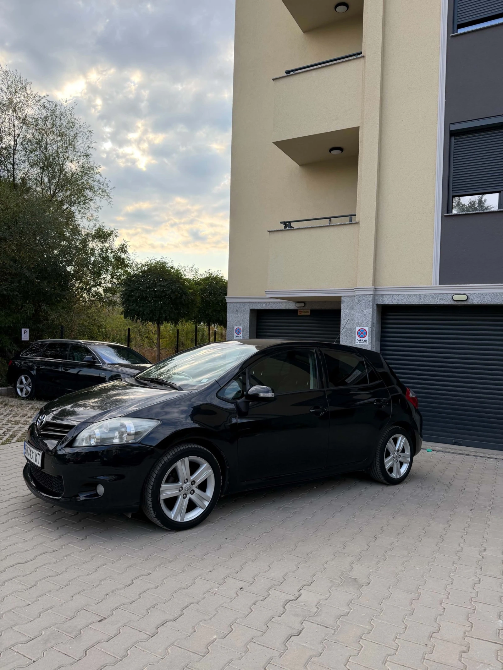Toyota Auris * FACELIFT* 16V Valvematic (147hp), снимка 2 - Автомобили и джипове - 56160483