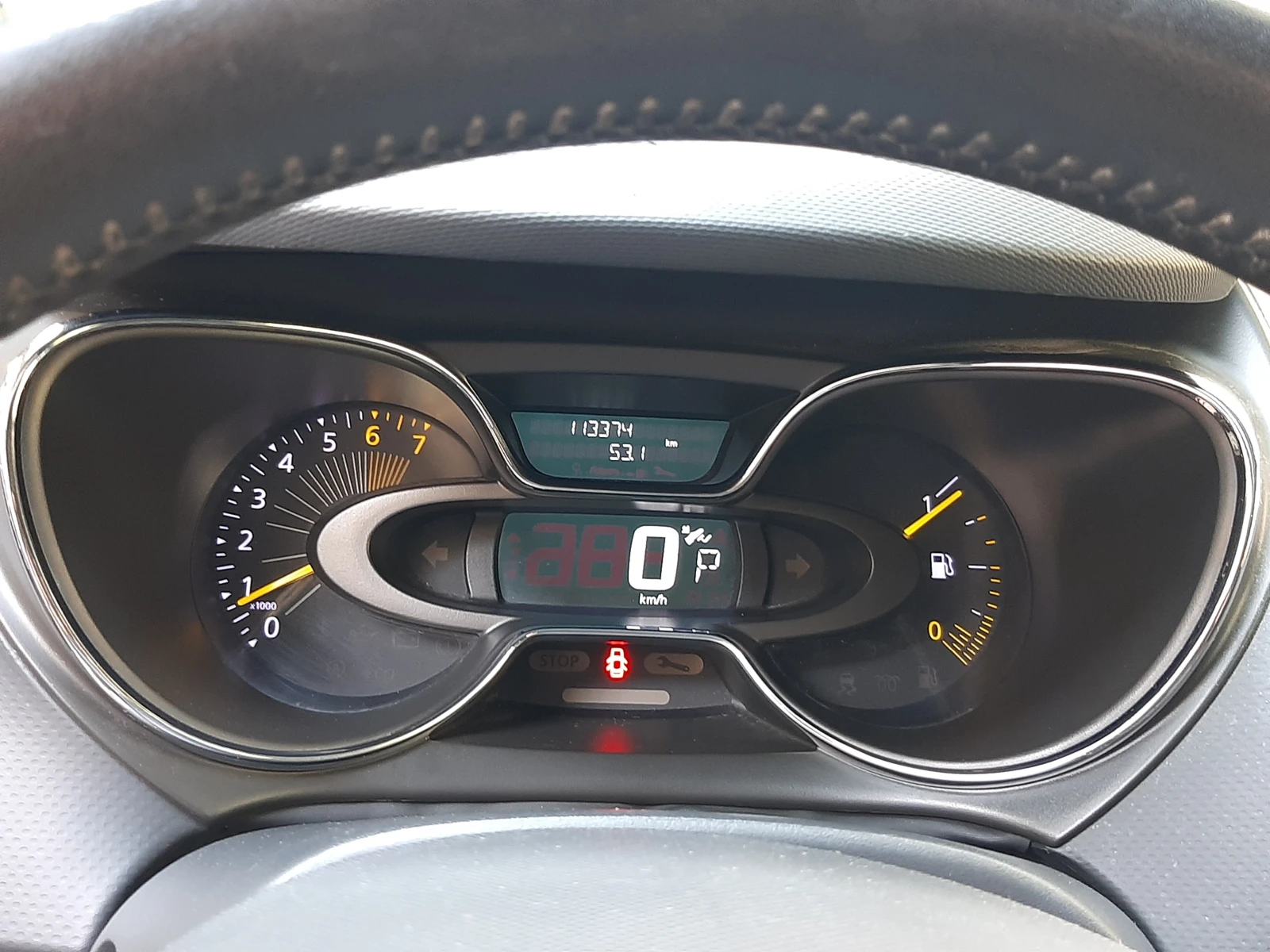 Renault Captur, снимка 6 - Автомобили и джипове - 56301106