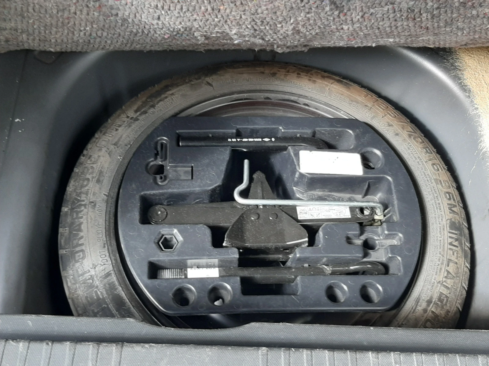 Renault Captur, снимка 11 - Автомобили и джипове - 56301106