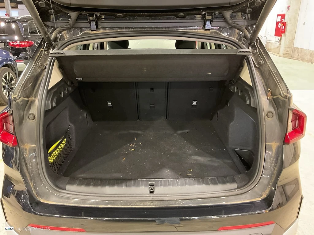 BMW iX1 eDrive20 LED Navi 100% SoH, снимка 11 - Автомобили и джипове - 56620167