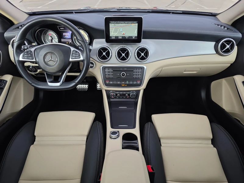 Mercedes-Benz GLA 200 AMG/4MATIC/PANORAMA/LED, снимка 15 - Автомобили и джипове - 49473635