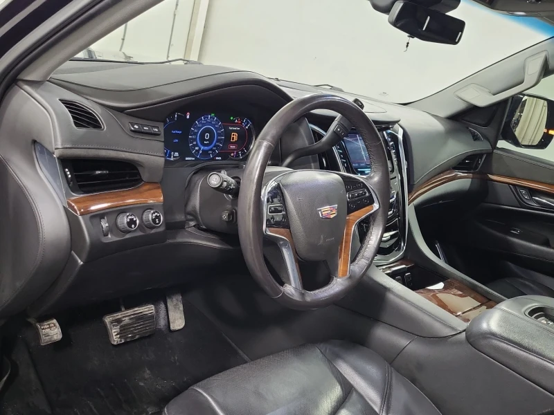 Cadillac Escalade LUXURY * * CARFAX * * АВТО КРЕДИТ * * , снимка 10 - Автомобили и джипове - 53345364