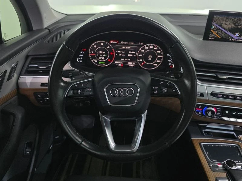 Audi Q7 45 TDI Quattro Sport| 262к.с.| ВКЛ.ТЕХНОТЕСТ, снимка 13 - Автомобили и джипове - 55308870