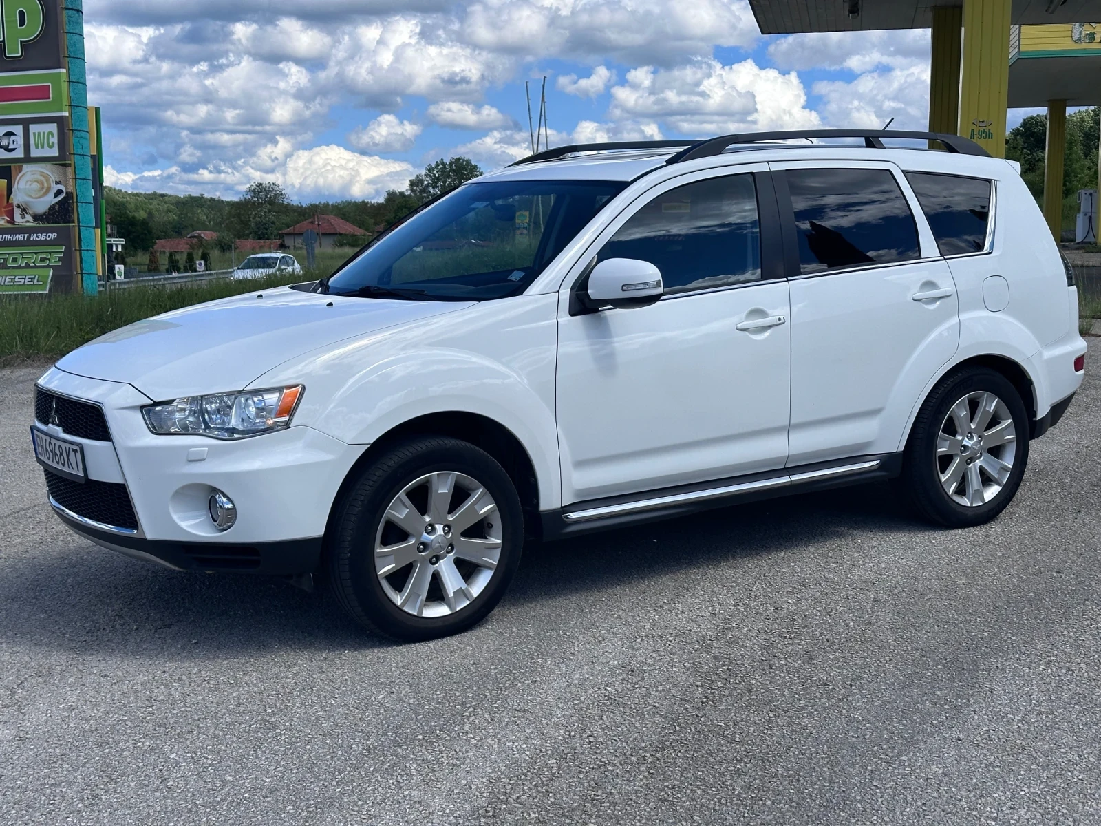 Mitsubishi Outlander 2.4 i АВТОМАТ КОЖА НАВИ 4* 4 ФУЛЛ!!!! - изображение 3