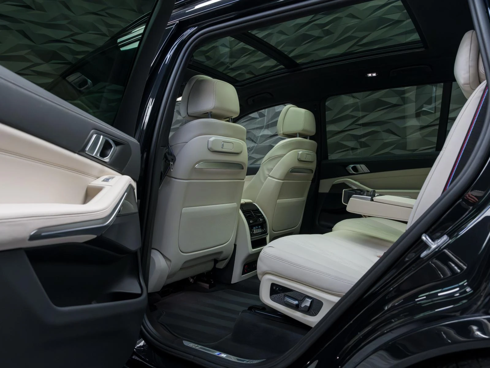 BMW X7 M40D XDRIVE* 360CAM* SOFTCLOSE* PANO* LIFT* GLOW* , снимка 11 - Автомобили и джипове - 54118424