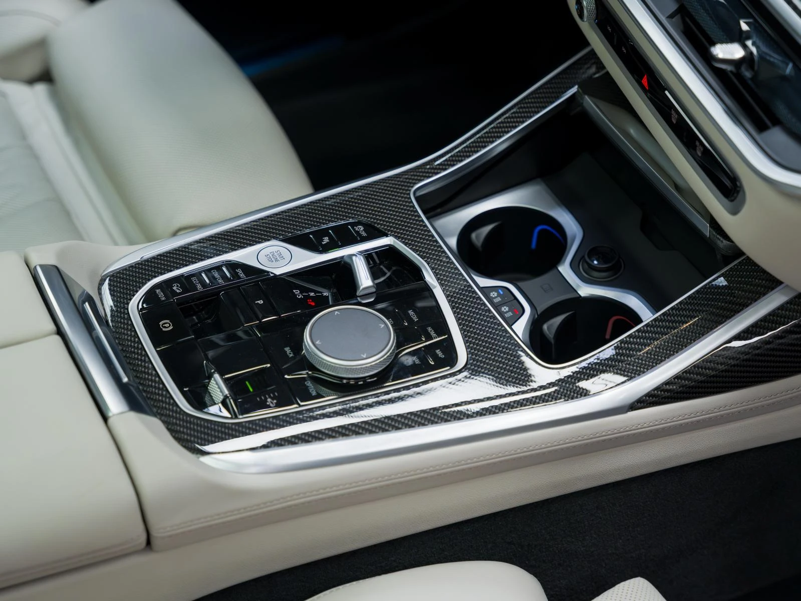 BMW X7 M40D XDRIVE* 360CAM* SOFTCLOSE* PANO* LIFT* GLOW* , снимка 14 - Автомобили и джипове - 54118424