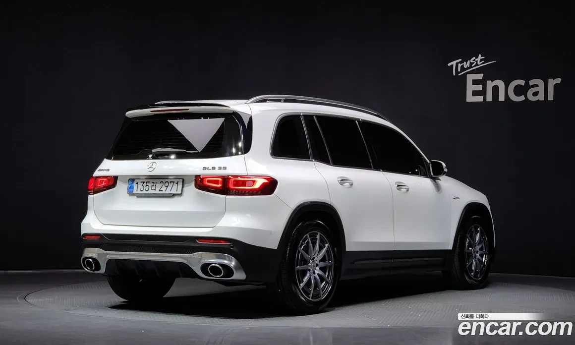 Mercedes-Benz GLB35AMG 4MATIC| КАМЕРА| ПОДГРЕВ| ОПЦИЯ ЗА ЛИЗИНГ, снимка 2 - Автомобили и джипове - 54403503