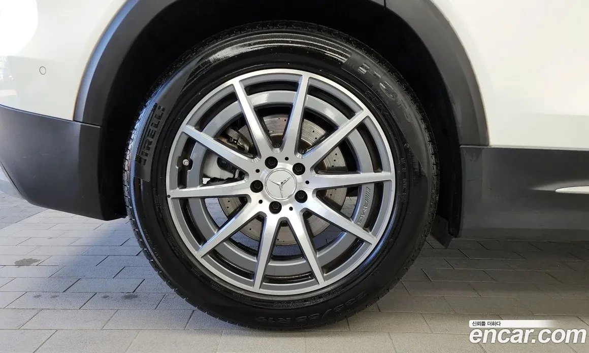 Mercedes-Benz GLB35AMG 4MATIC| КАМЕРА| ПОДГРЕВ| ОПЦИЯ ЗА ЛИЗИНГ, снимка 5 - Автомобили и джипове - 54403503