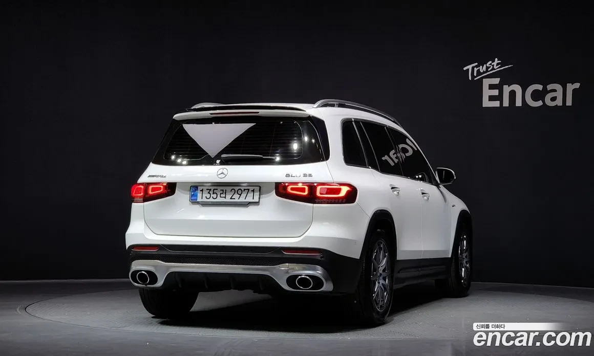 Mercedes-Benz GLB35AMG 4MATIC| КАМЕРА| ПОДГРЕВ| ОПЦИЯ ЗА ЛИЗИНГ, снимка 4 - Автомобили и джипове - 54403503