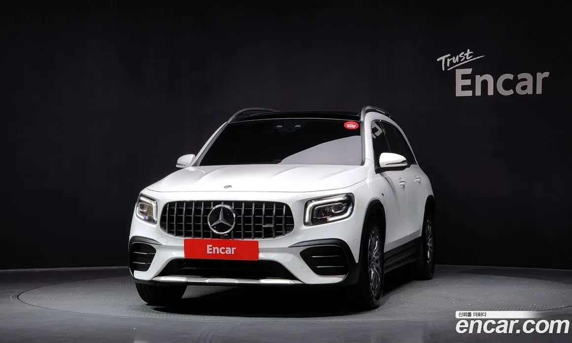 Mercedes-Benz GLB35AMG 4MATIC| КАМЕРА| ПОДГРЕВ| ОПЦИЯ ЗА ЛИЗИНГ, снимка 3 - Автомобили и джипове - 54403503
