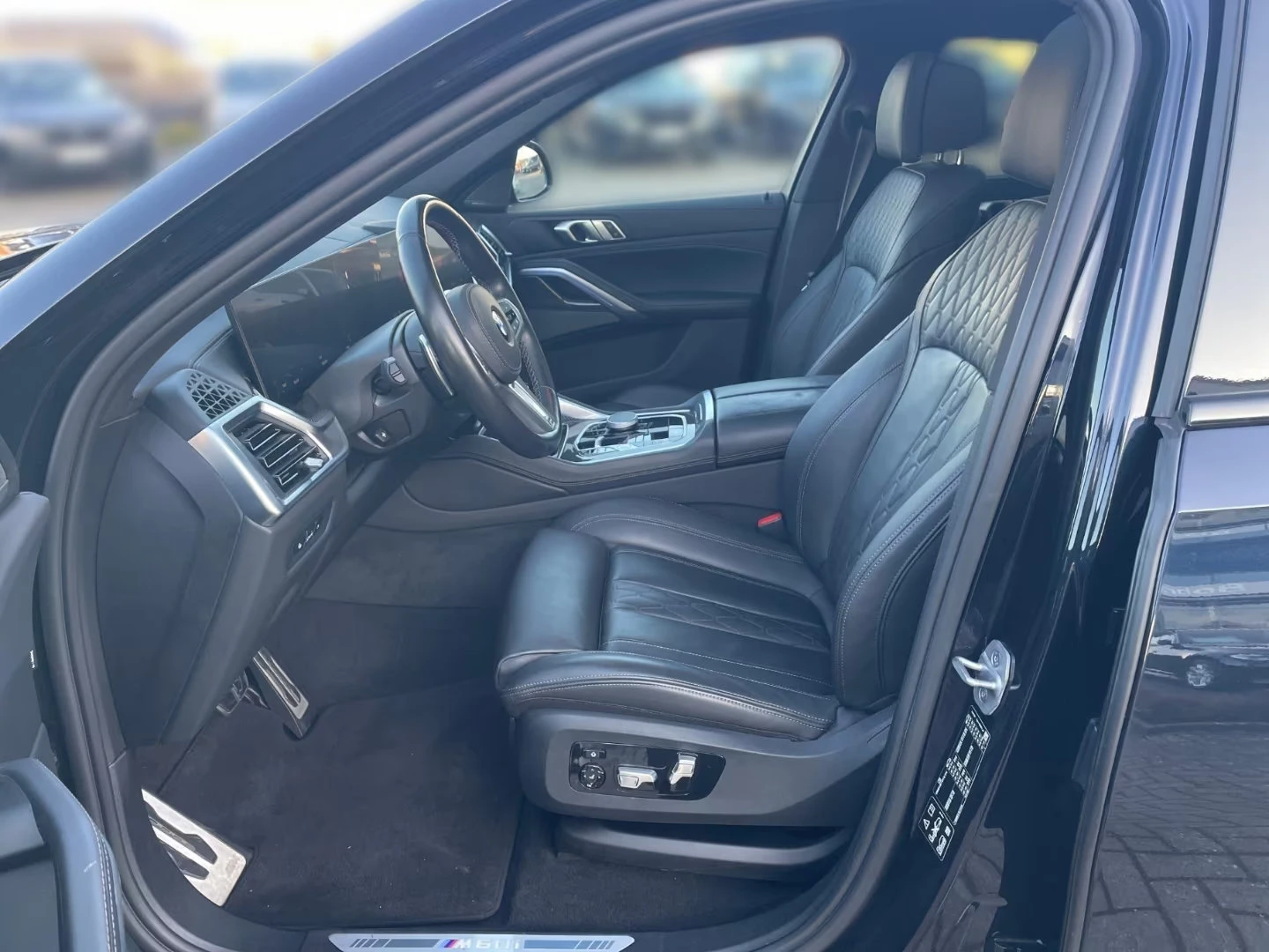 BMW X6 M60i/530HP/PANO/360/H&K/MEMO/HUD/NAVI/325q | Mobile.bg � ����������� 6