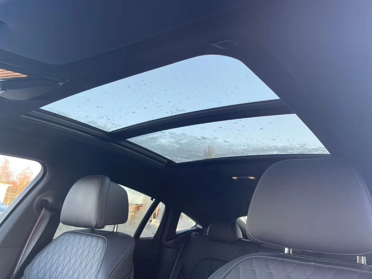 BMW X6 M60i/530HP/PANO/360/H&K/MEMO/HUD/NAVI/325q | Mobile.bg � ����������� 7