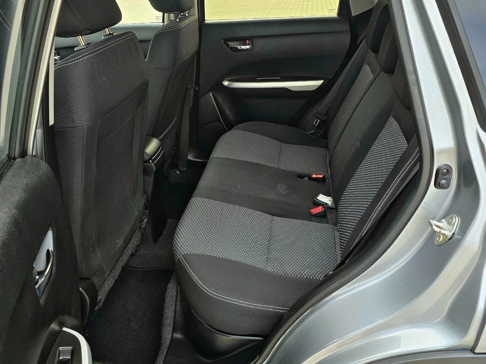Suzuki Vitara 1.6D, 120к.с., Камера, Нави, Евро 6!, снимка 8 - Автомобили и джипове - 54889978