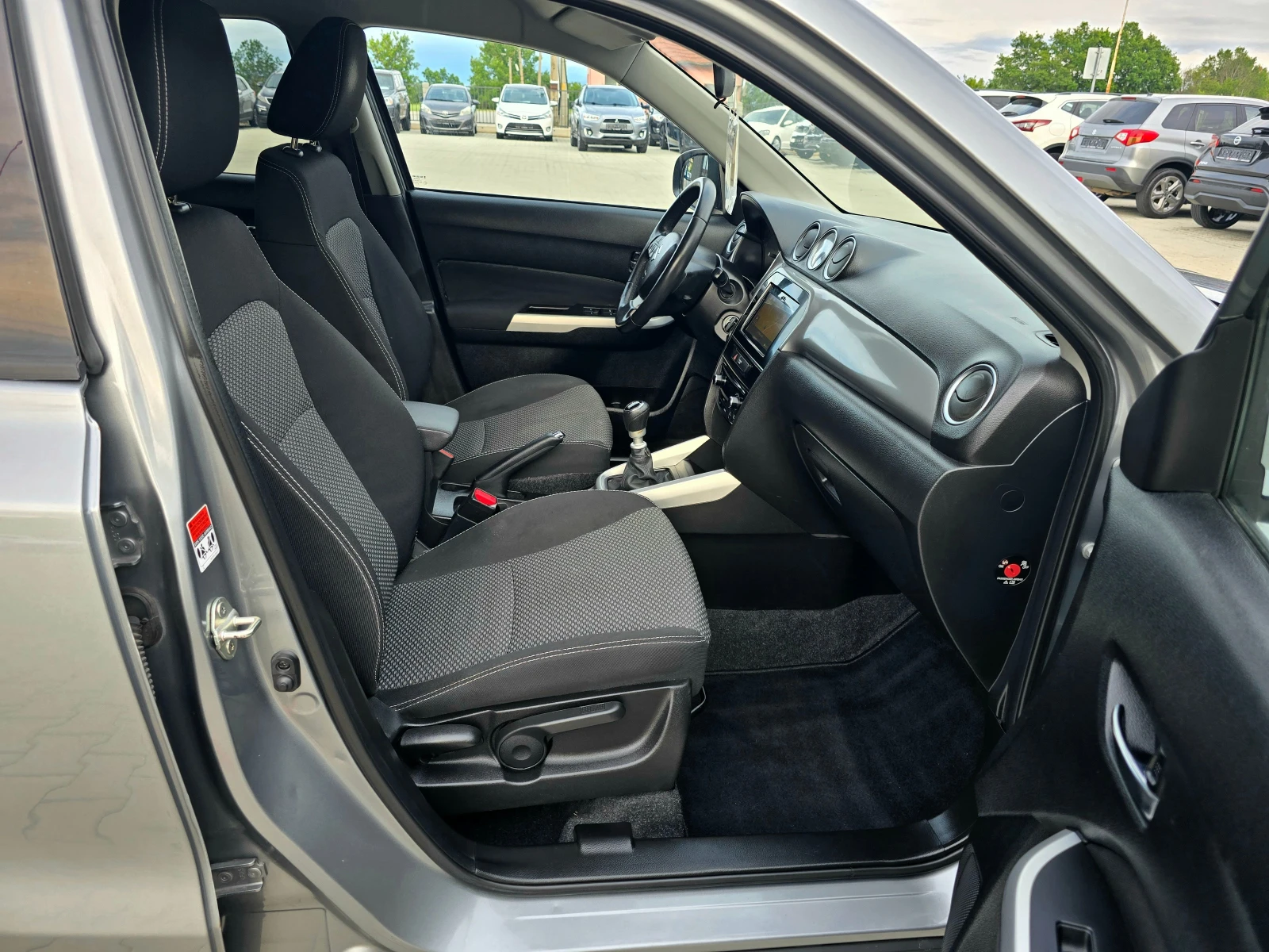 Suzuki Vitara 1.6D, 120к.с., Камера, Нави, Евро 6!, снимка 11 - Автомобили и джипове - 54889978