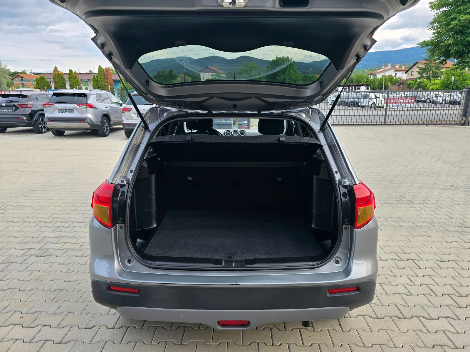 Suzuki Vitara 1.6D, 120к.с., Камера, Нави, Евро 6!, снимка 13 - Автомобили и джипове - 54889978