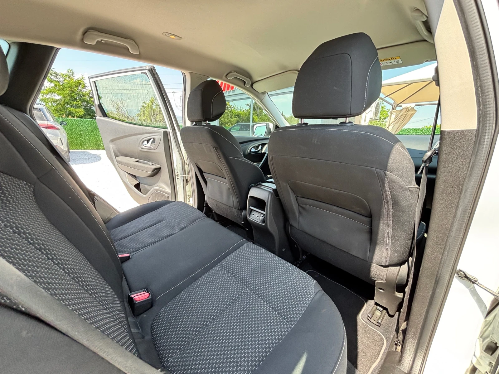 Renault Kadjar 1.5D/NAVI/LED/KEYLESS/ЕВРО 6 , снимка 15 - Автомобили и джипове - 55103294