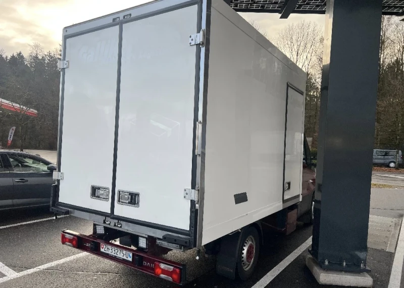 Iveco Daily 35s16* ХЛАДИЛЕН* КЛИМАТРОНИК* ШВЕЙЦАРИЯ* , снимка 5 - Бусове и автобуси - 53090081