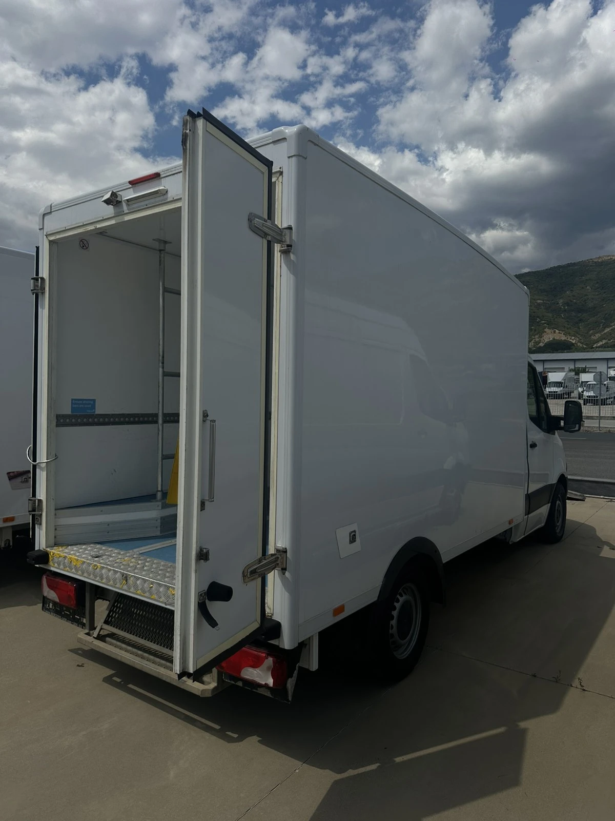 Mercedes-Benz Sprinter   3.60/Carrier 350 | Mobile.bg   11