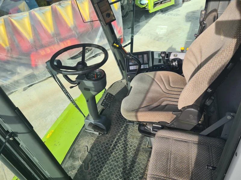 Комбайн Claas Mega 370, снимка 10 - Селскостопанска техника - 49498299