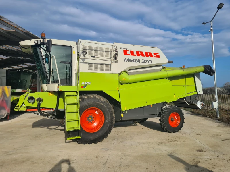 Комбайн Claas Mega 370, снимка 7 - Селскостопанска техника - 49498299