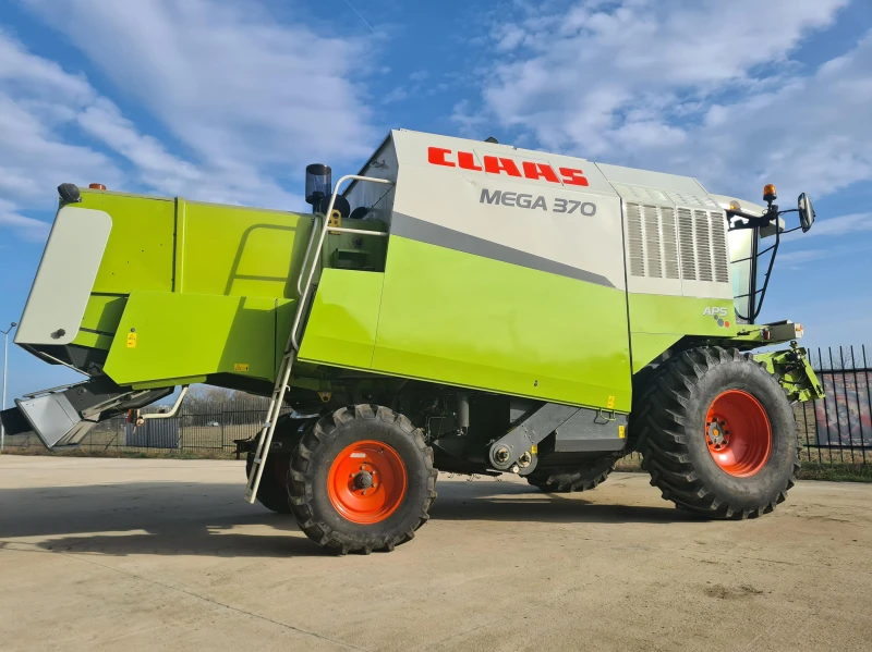 Комбайн Claas Mega 370, снимка 3 - Селскостопанска техника - 49498299