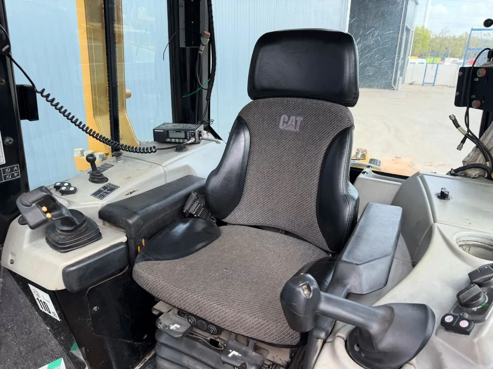 Булдозер Cat D6N, снимка 11 - Индустриална техника - 54784071