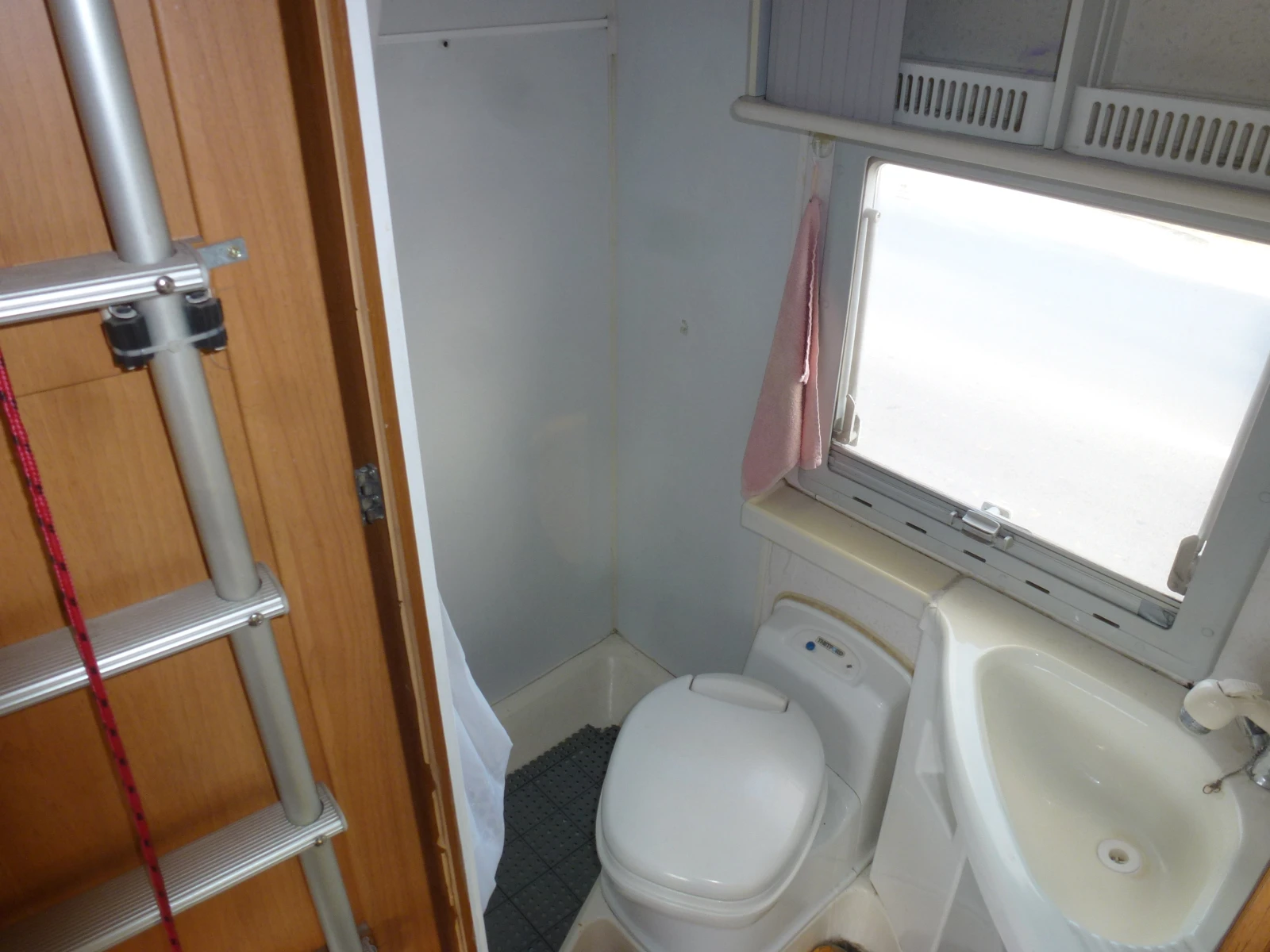 Кемпер Benimar FIAT DUCATO, снимка 7 - Каравани и кемпери - 55667024