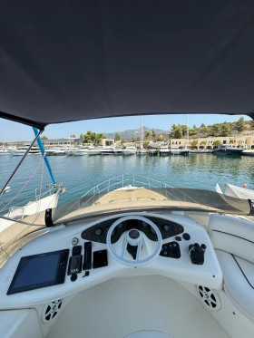 Моторна яхта Azimut 42 FLY, снимка 12