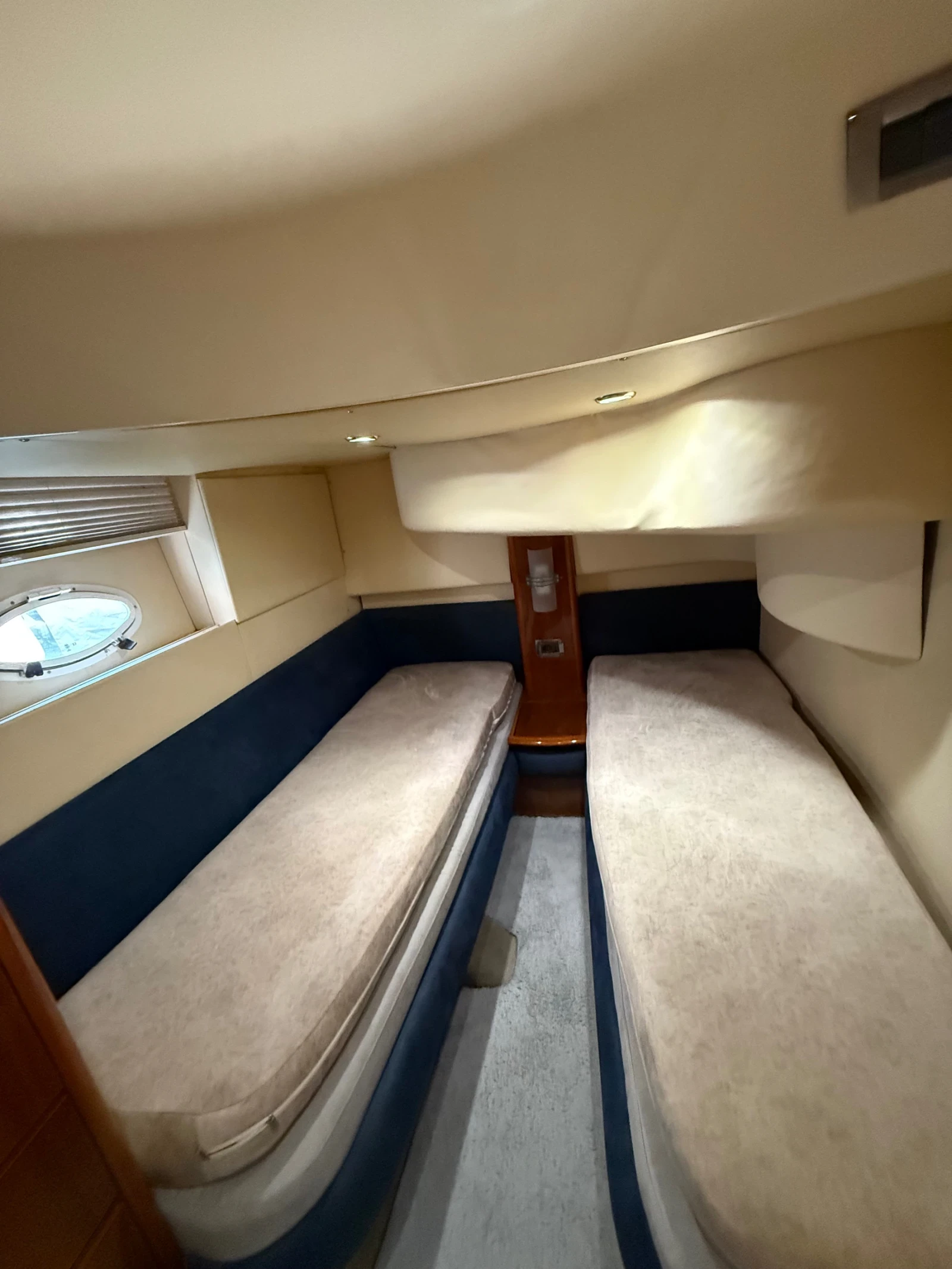 Моторна яхта Azimut 42 FLY - изображение 8
