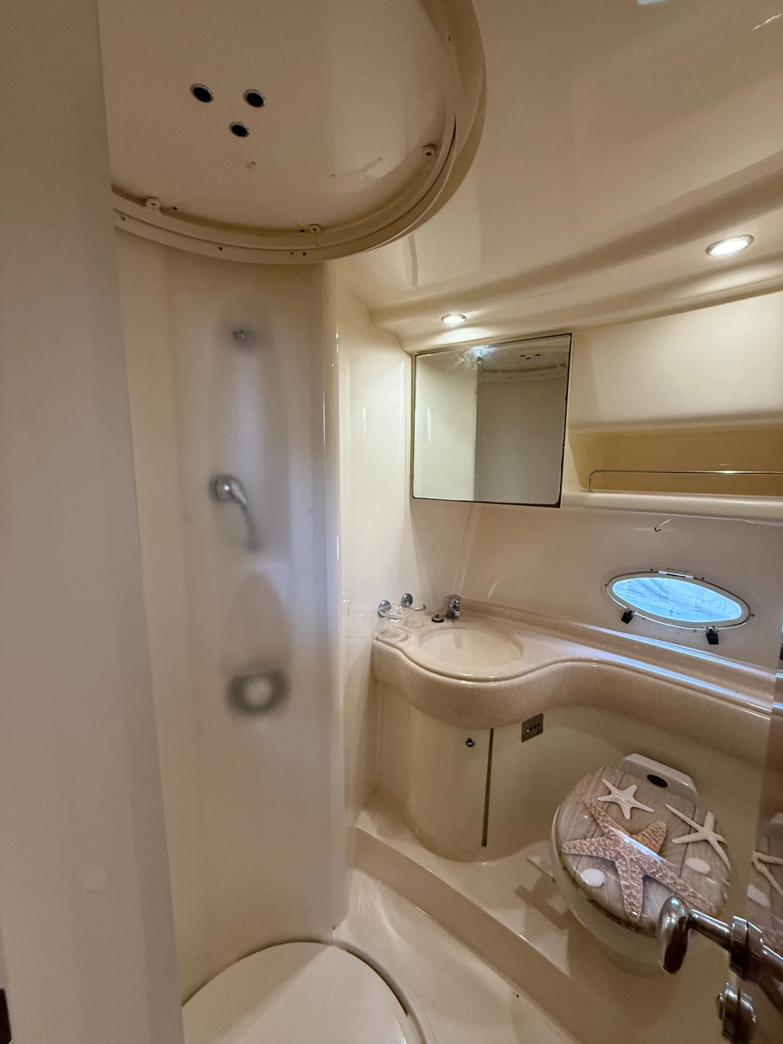 Моторна яхта Azimut 42 FLY - изображение 10